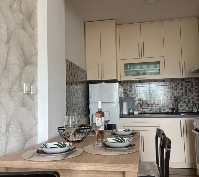 Pale Apartment | Stan na dan Baza
