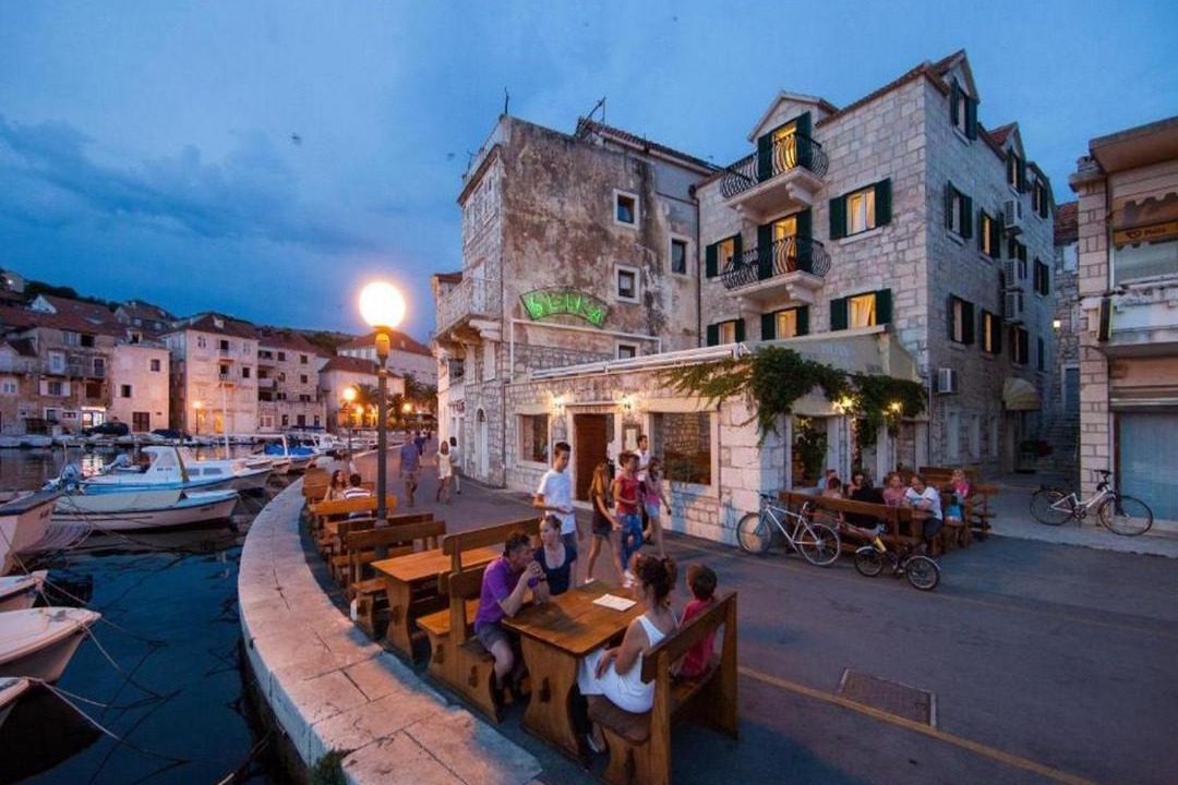 Milna (Brac) Hotel | Villa Slika