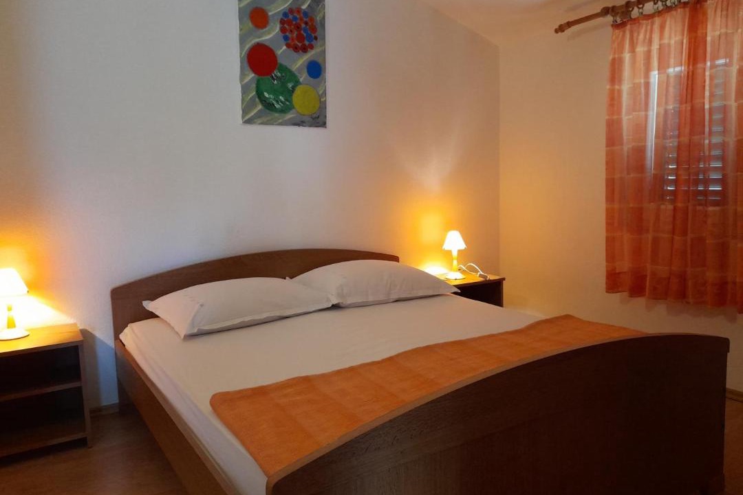 Arbanija Apartment | A 4 apt w big terrace sea view & close to beach