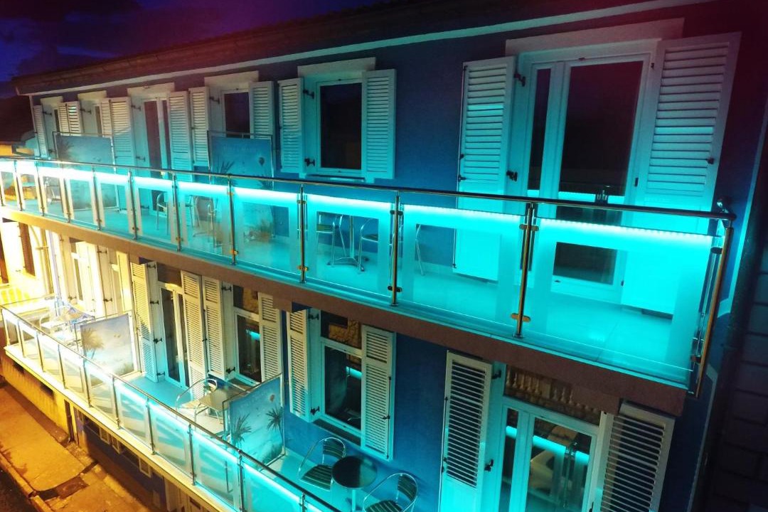 Crikvenica Apartment | Villa mit Whirlpool für 32 Per