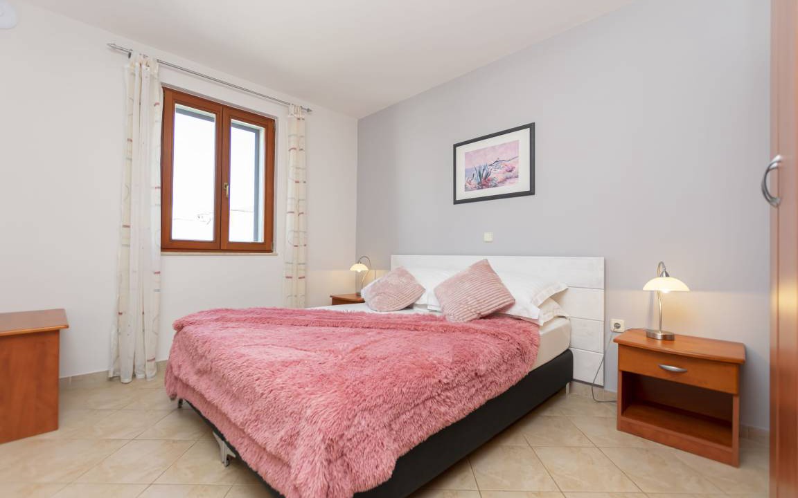 Photo of Bedroom in Tice