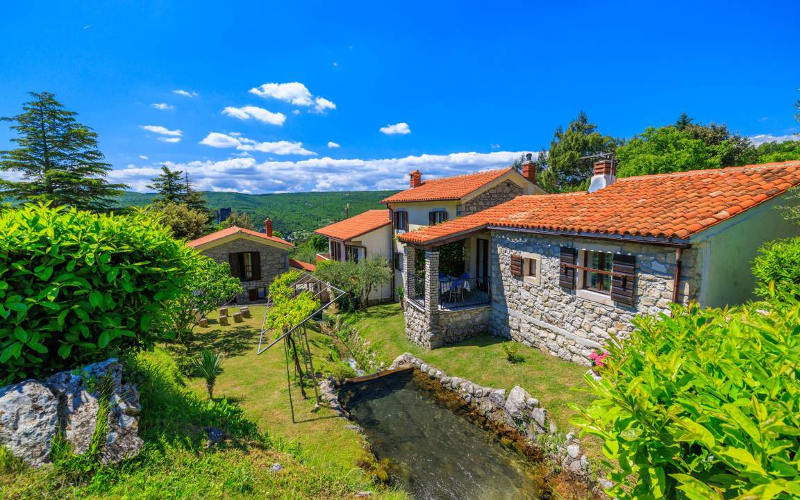 Photo of Others in Plomin