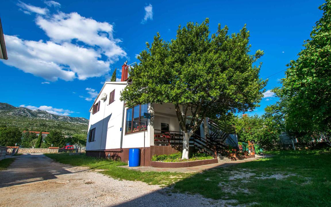 Photo of Buildings in Seline