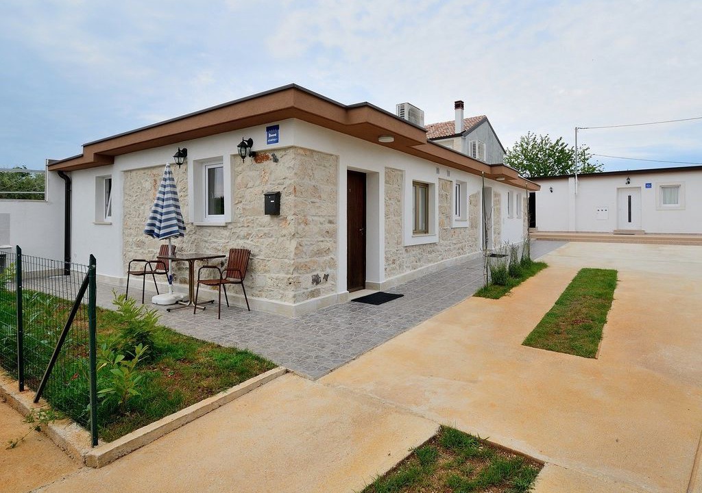 Photo of Buildings in Monterol