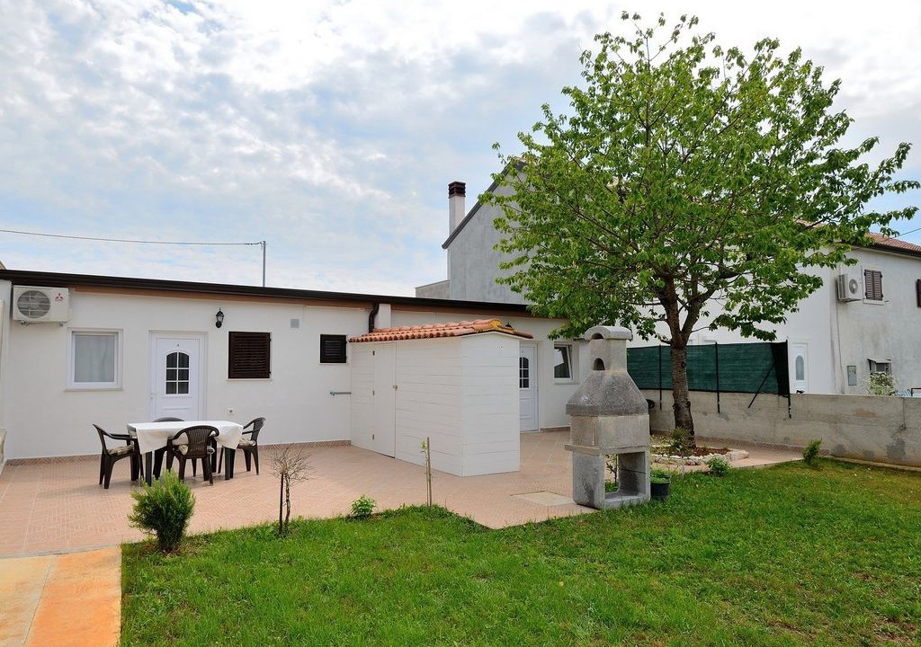 Photo of Buildings in Monterol