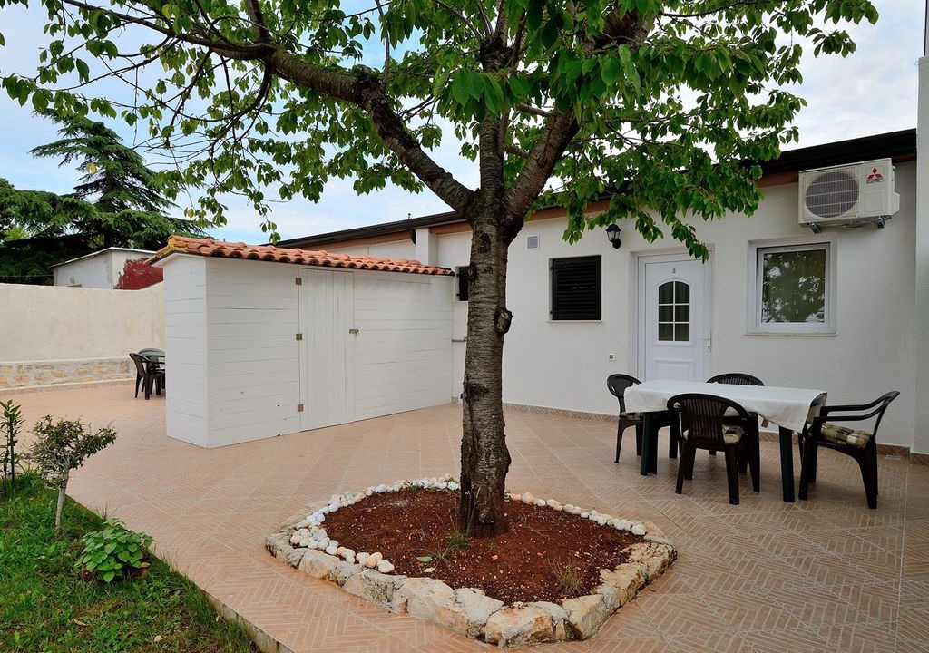Photo of Buildings in Monterol