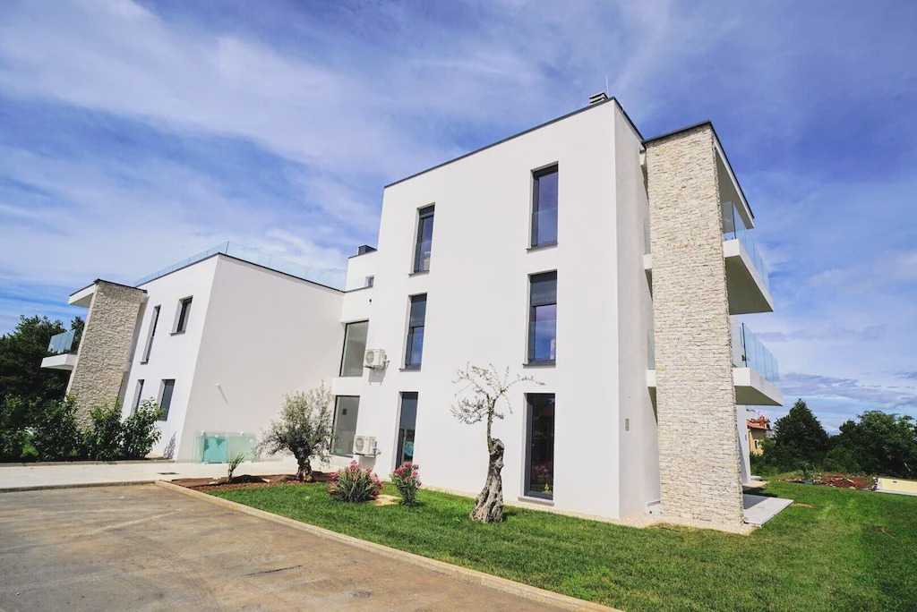 Photo of Buildings in Basanija