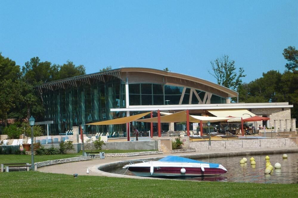 Photo of Buildings in Monterol