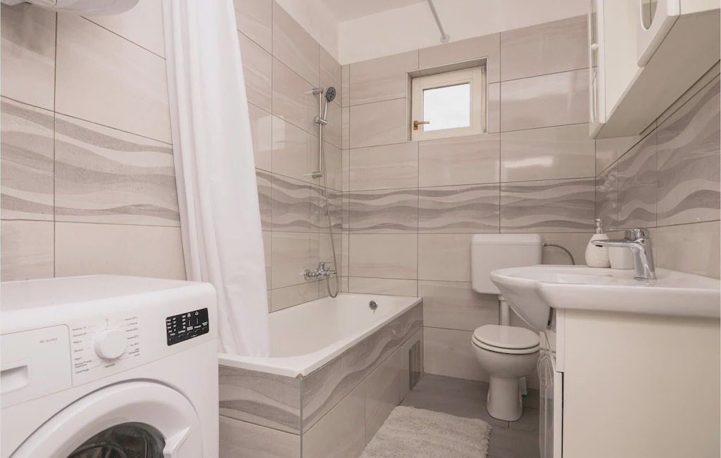 Photo of Bathroom in Tinj