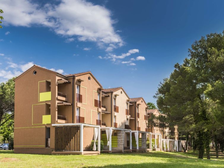 Photo of Buildings in Monterol