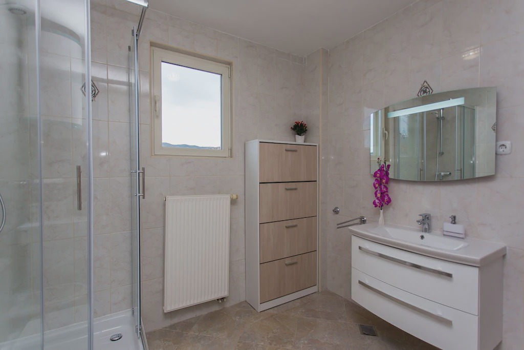 Photo of Bathroom in Neoric