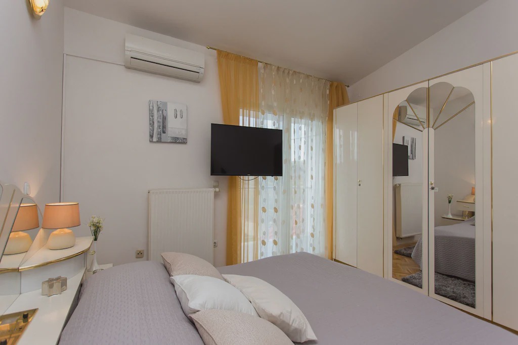 Photo of Bedroom in Neoric