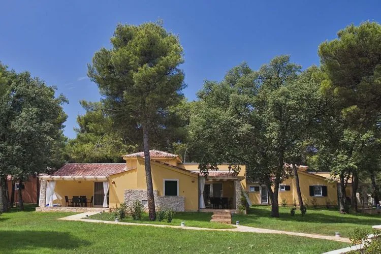 Photo of Buildings in Monterol