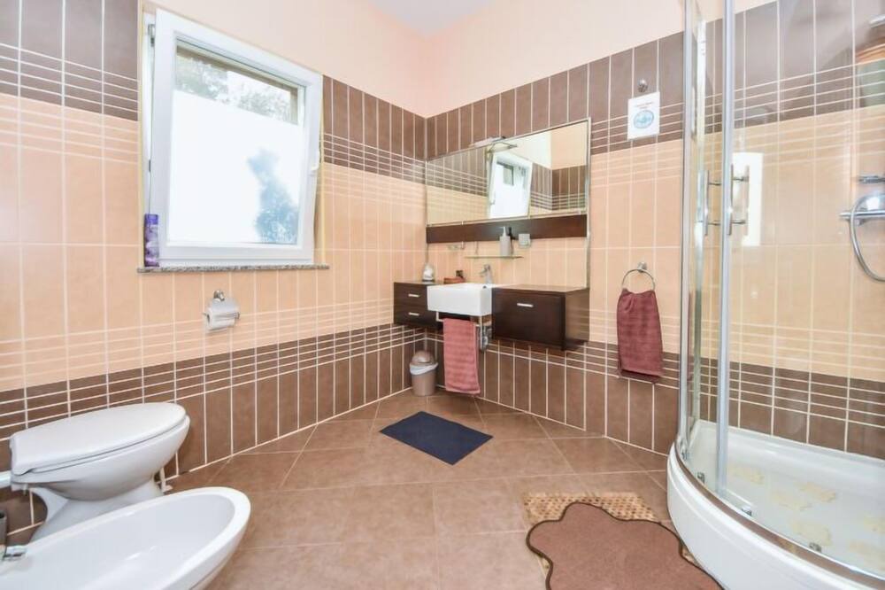 Photo of Bathroom in Veli Iz