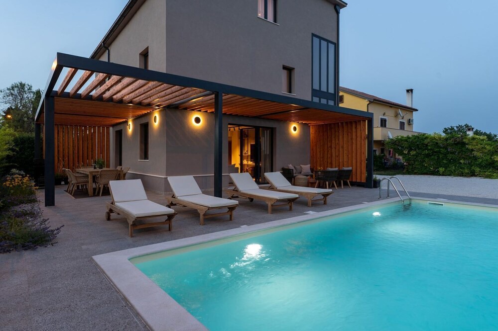 Photo of Outdoor in Cervar