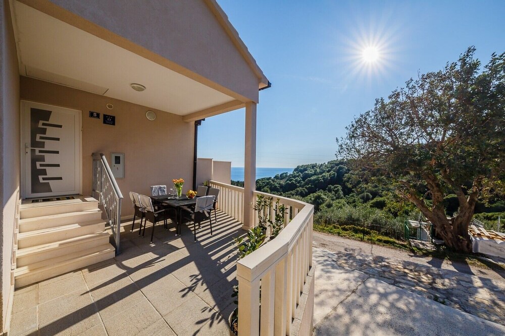 Photo of Outdoor in Cove Stoncica