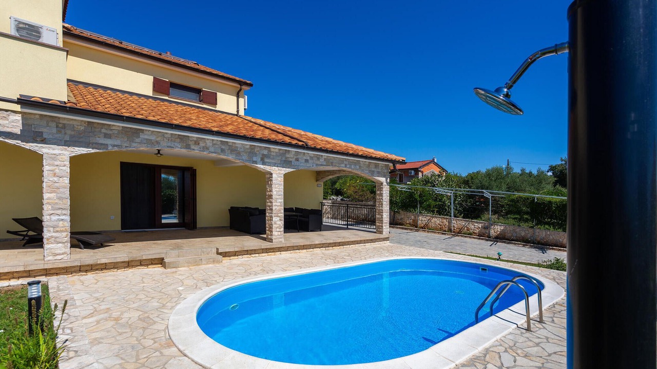 Photo of Outdoor in Linardici