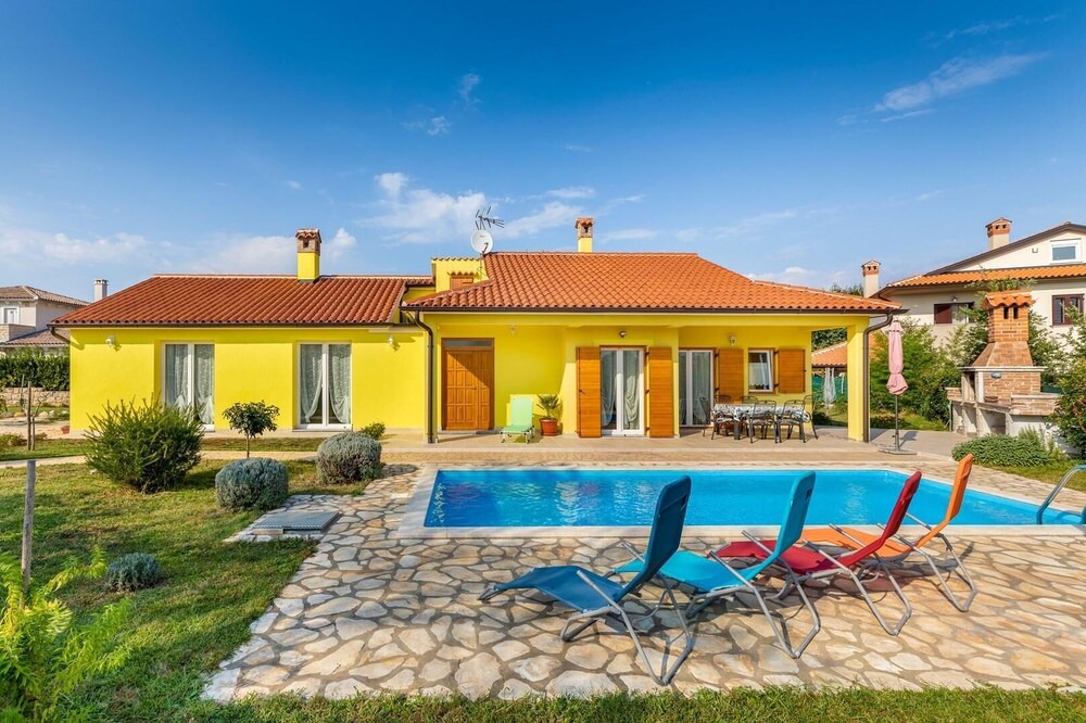 Photo of Outdoor in Krmed
