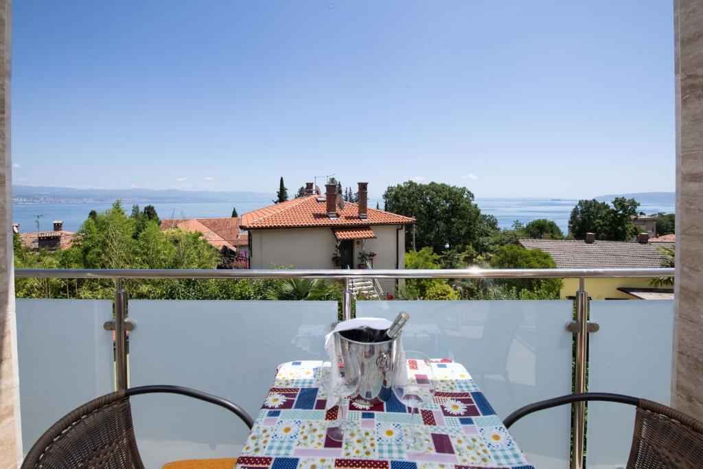 Photo of Outdoor in Ika