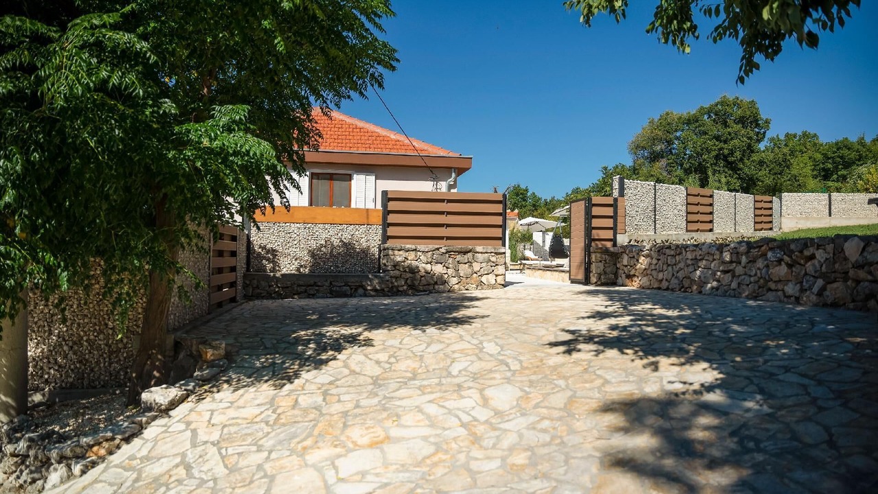 Photo of Outdoor in Pokrovnik