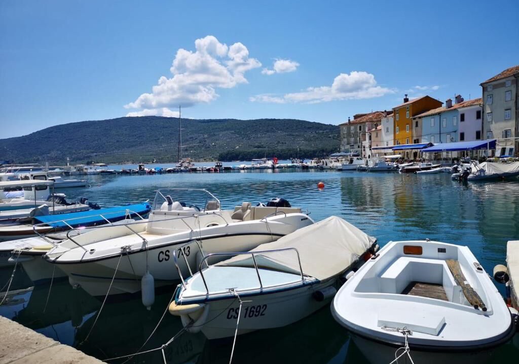 Photo of Outdoor in Cres