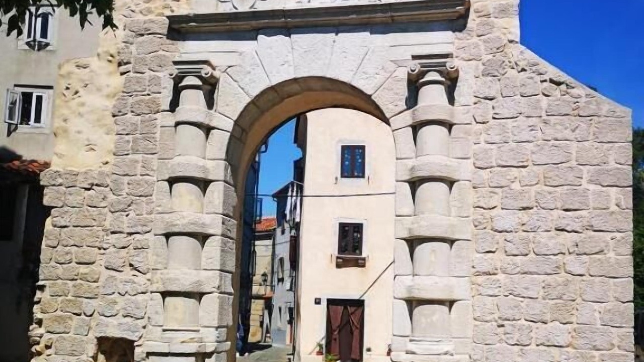 Photo of Outdoor in Cres