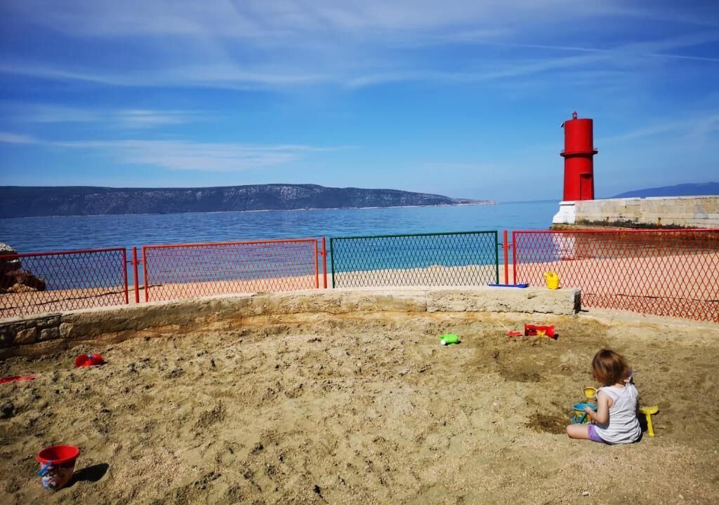 Photo of Others in Cres