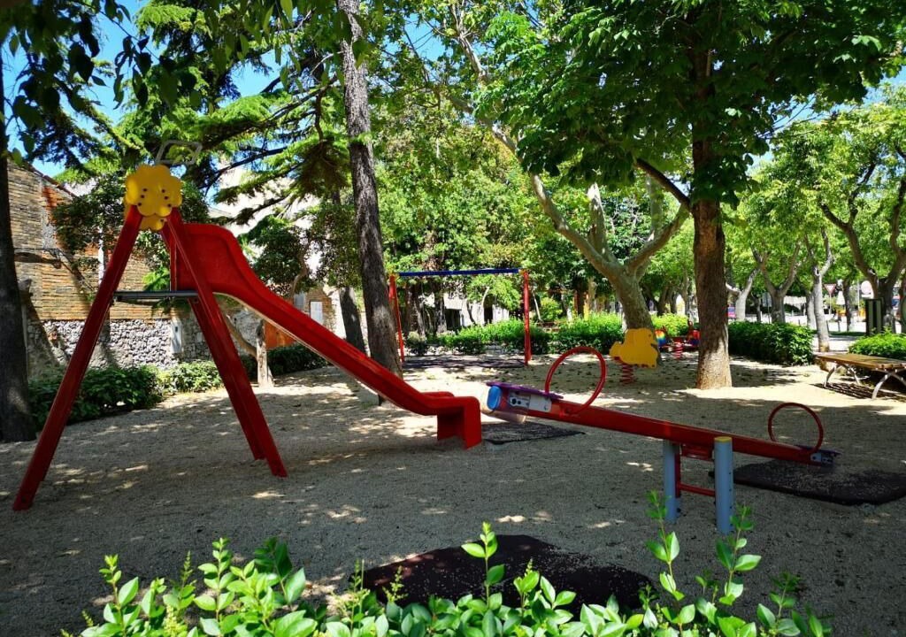Photo of Others in Cres