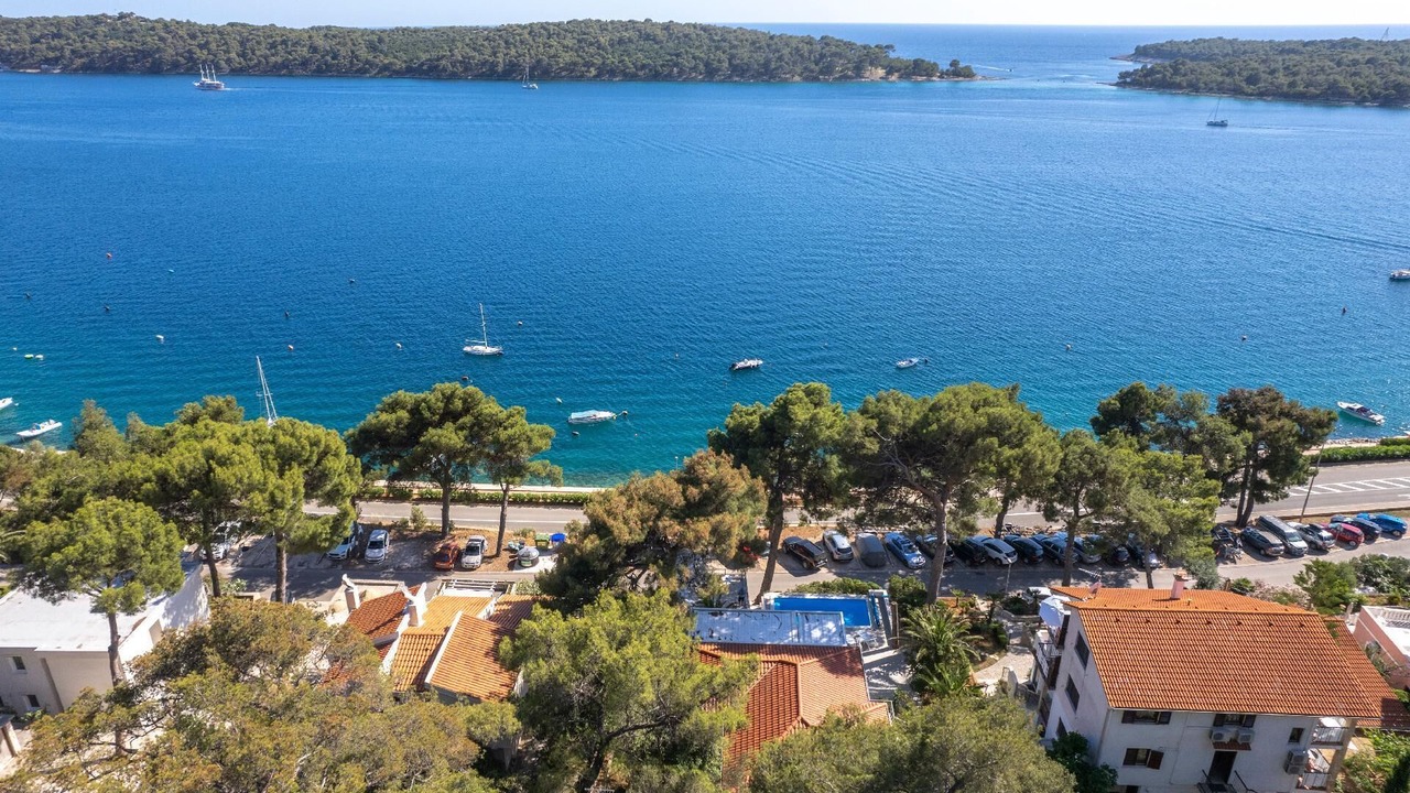Photo of Outdoor in Cove Murtar