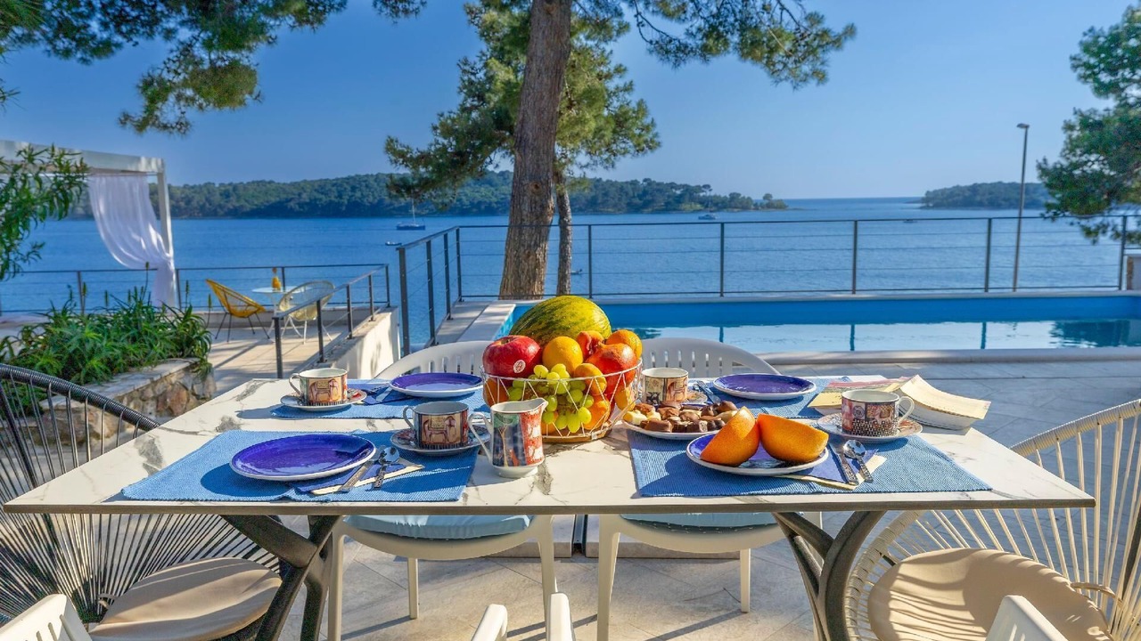 Photo of Outdoor in Cove Murtar