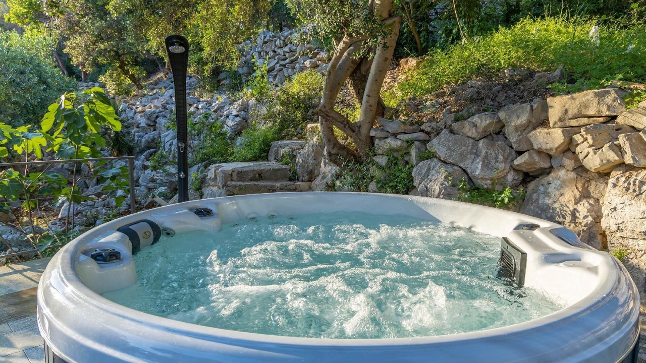 Photo of Outdoor in Cove Murtar