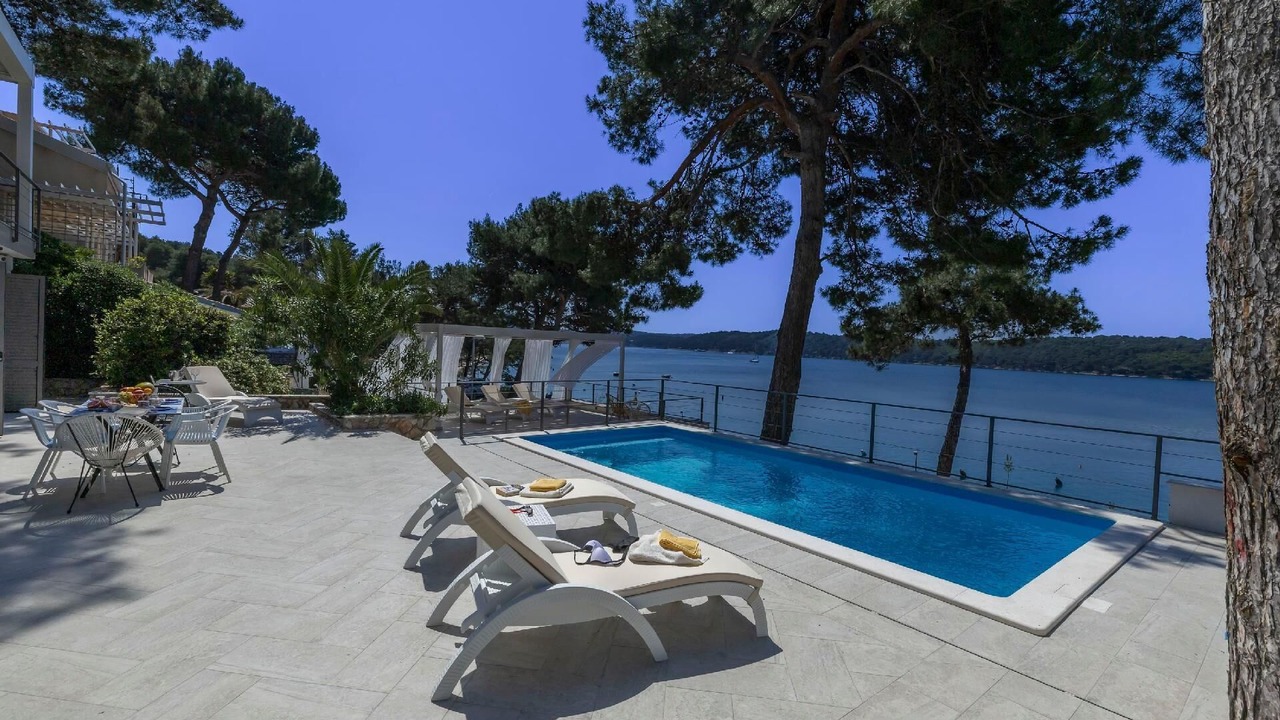 Photo of Outdoor in Cove Murtar