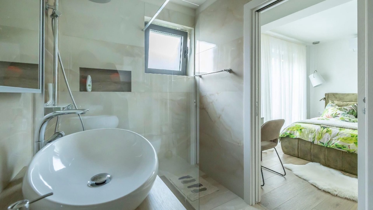Photo of Bathroom in Cove Murtar