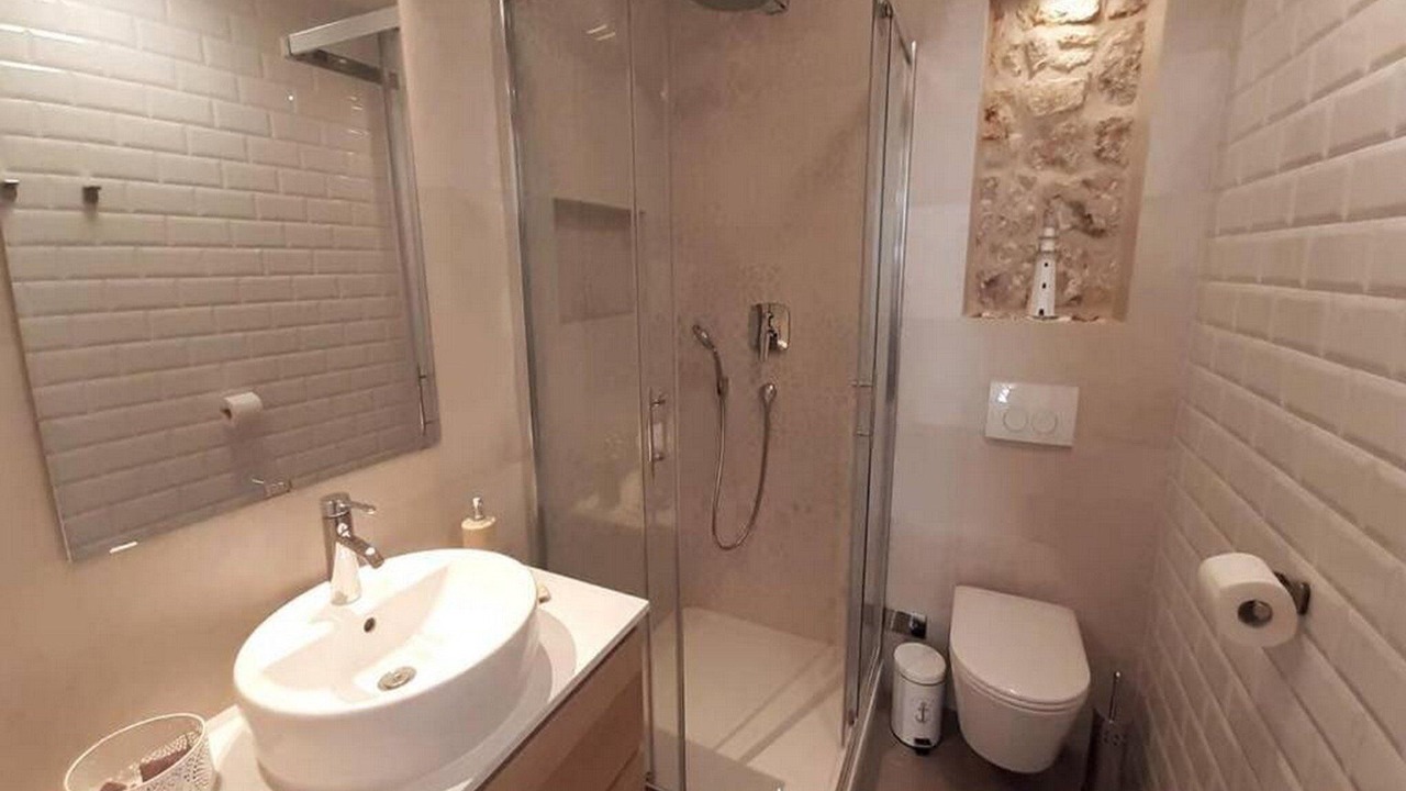 Photo of Bathroom in Vis