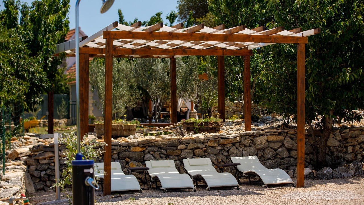 Photo of Outdoor in Oklaj