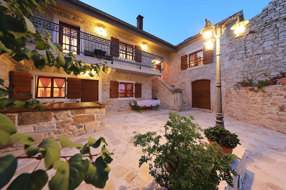 Photo of Outdoor in Nadin