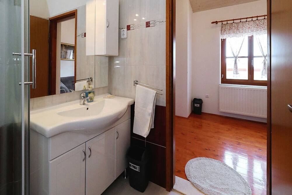 Photo of Bathroom in Nadin