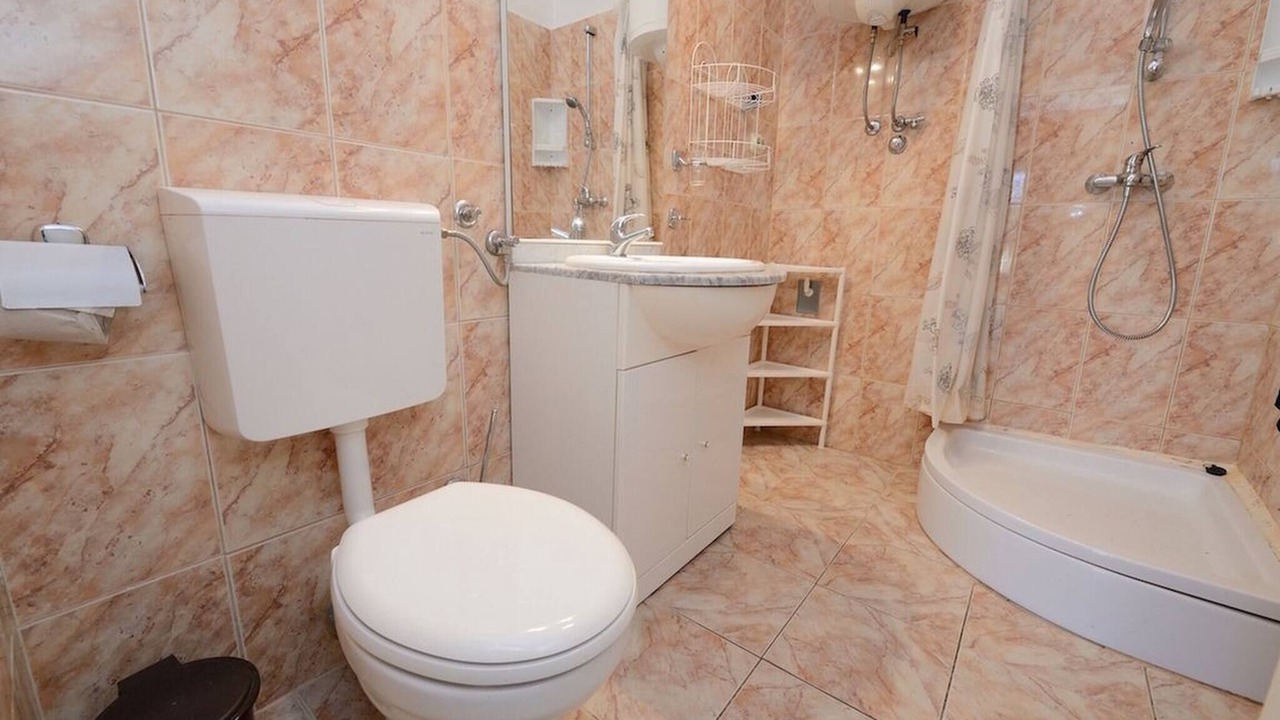 Photo of Bathroom in Lukoran