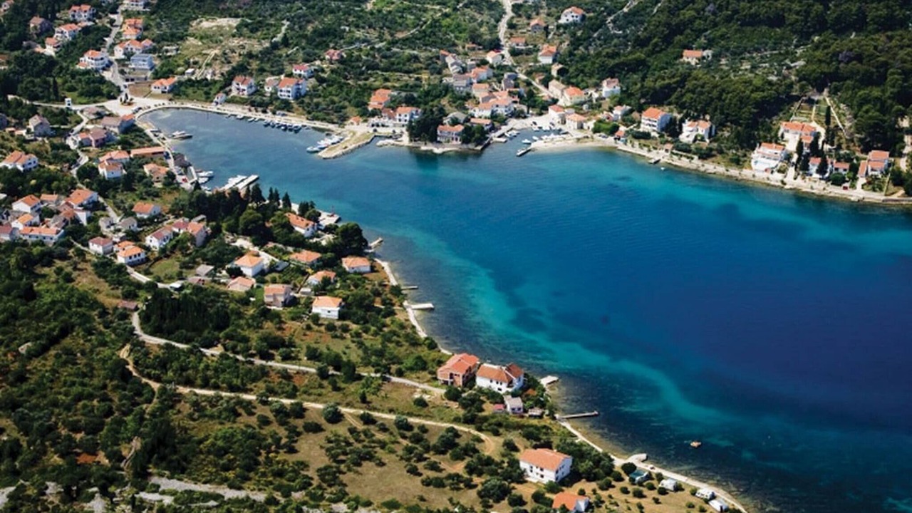 Photo of Outdoor in Lukoran