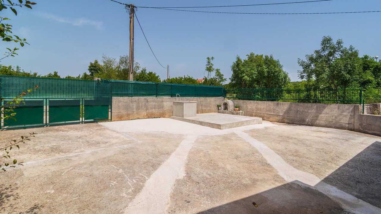Photo of Outdoor in Srijane