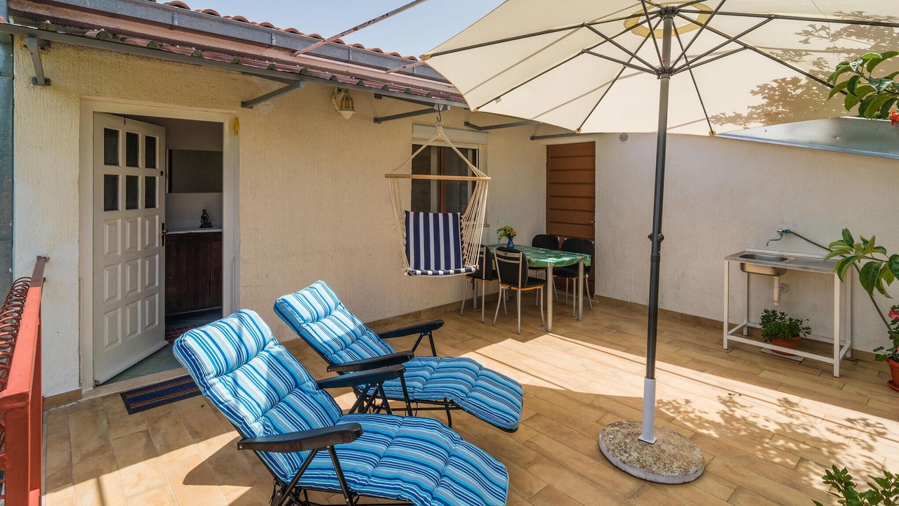 Photo of Patio Balcony in Srijane