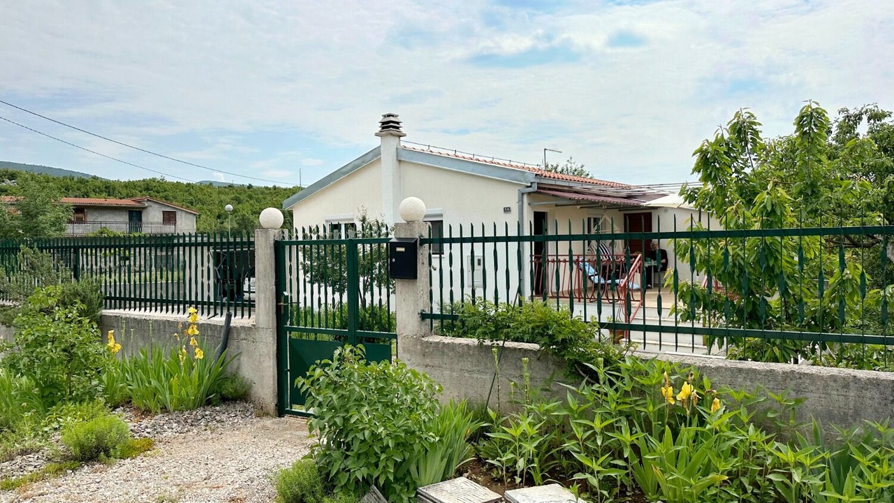 Photo of Outdoor in Srijane