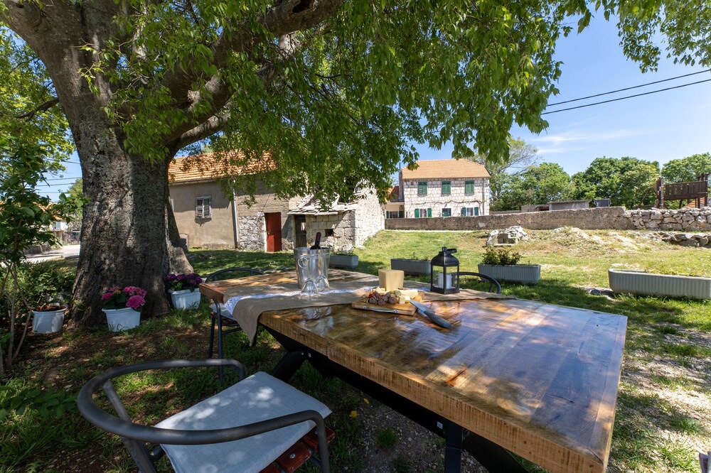 Photo of Outdoor in Sestanovac
