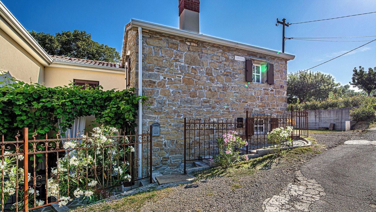 Photo of Outdoor in Gracisce