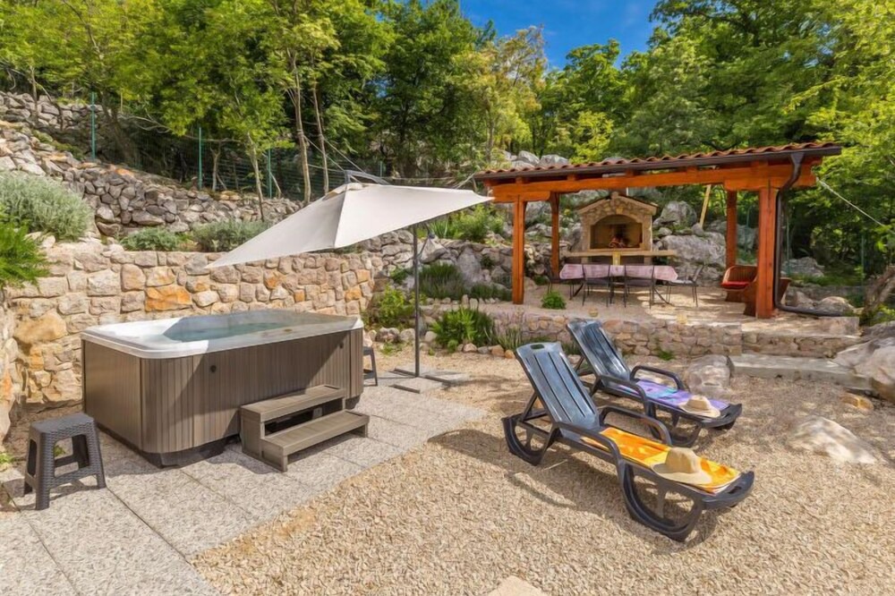 Photo of Outdoor in Cres