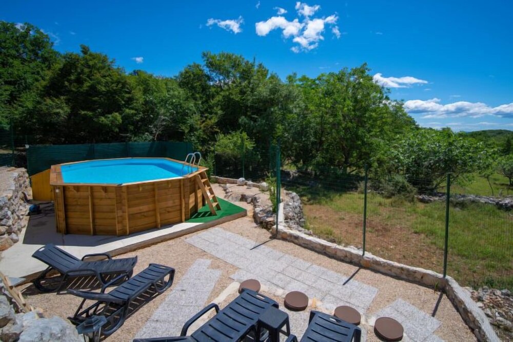 Photo of Outdoor in Cres