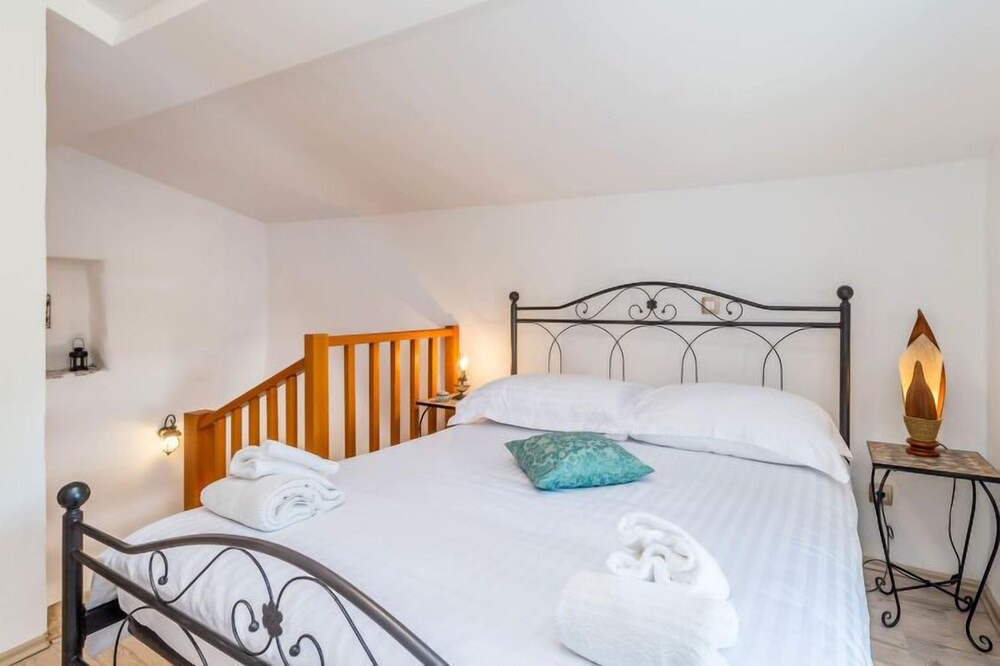 Photo of Bedroom in Cres