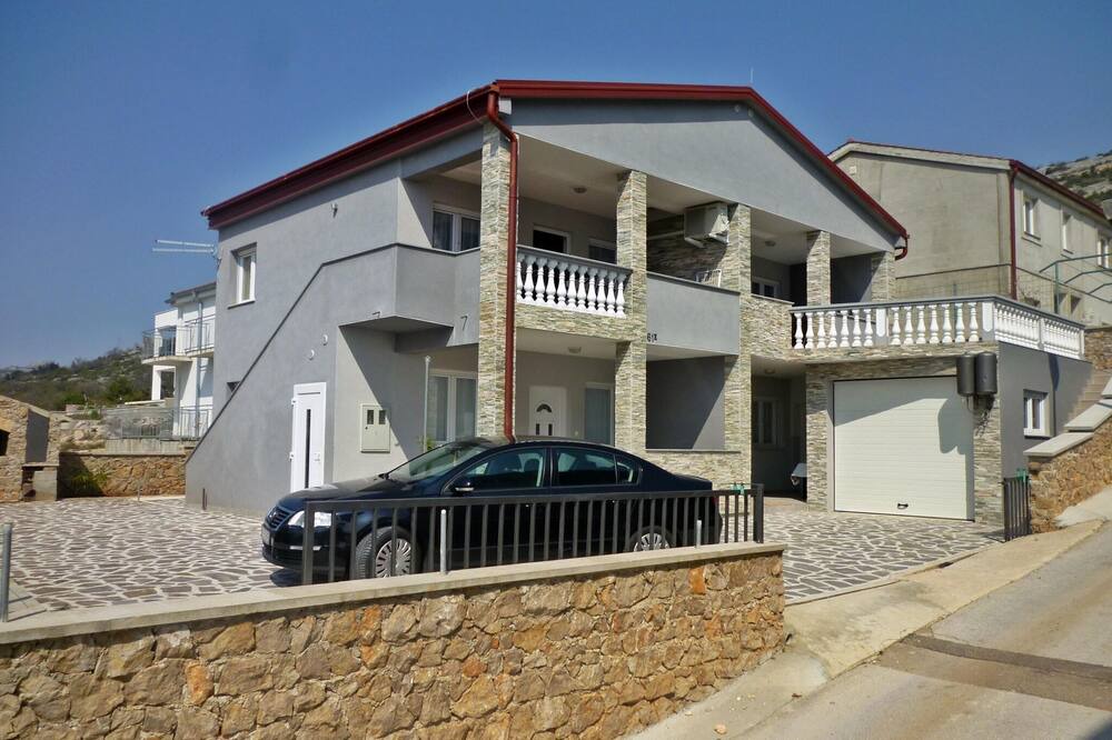 Photo of Outdoor in Seline