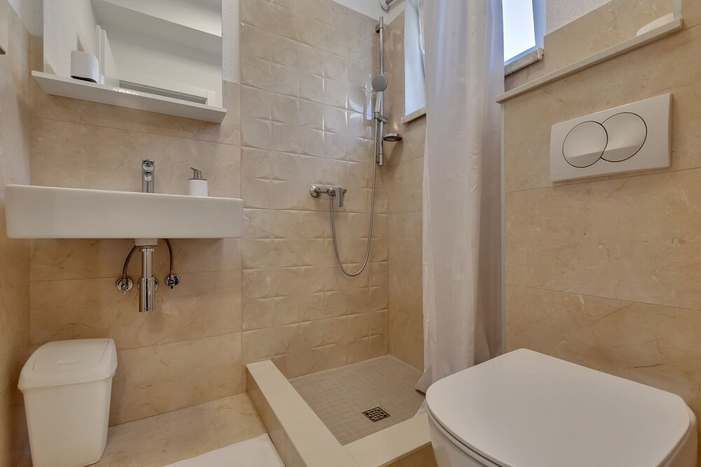 Photo of Bathroom in Podgora