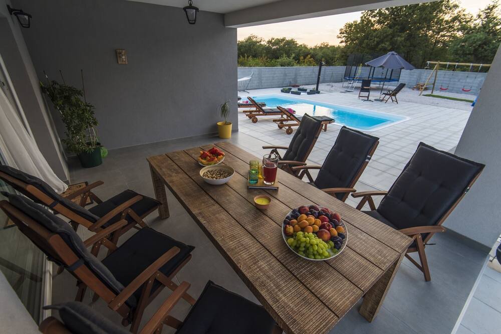 Photo of Patio Balcony in Brisevo